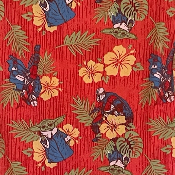 Star Wars Mandalorian / Baby Yoda Hawaiian shirt. Size small GUC - Picture 3 of 5